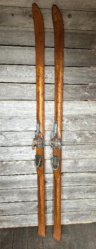 Skis for carving into the deepest powder-Antique Flexible Flyer - 1940s Downhill Skis