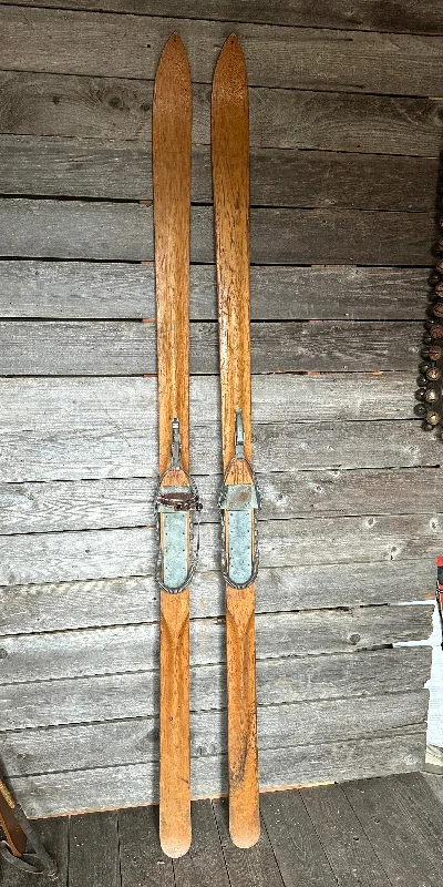 Skis for skiing on alpine slopes-Antique Lund Skis