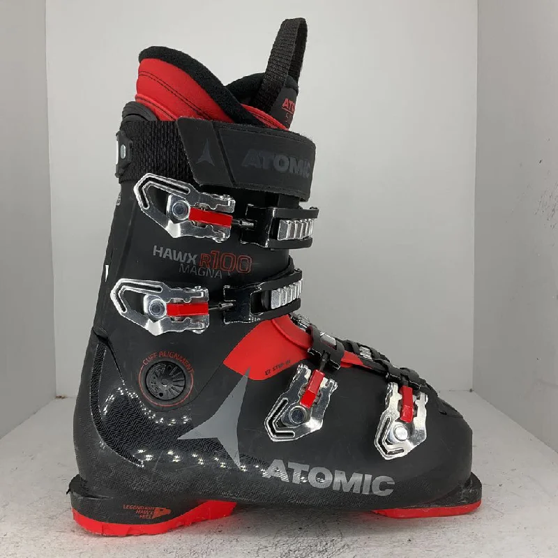 ski boots for skiing through forests-Atomic Hawx Magna R100