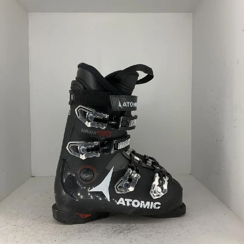 ski boots for skiing on icy roads-Atomic Hawx Magna R90