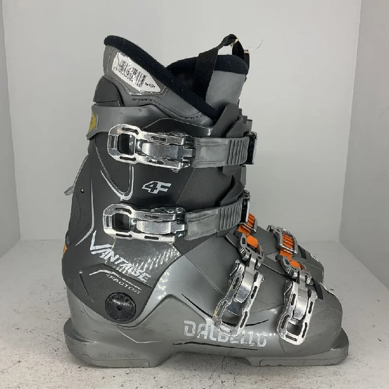 ski boots for high-speed carving-Dalbello Vantage 4Factor