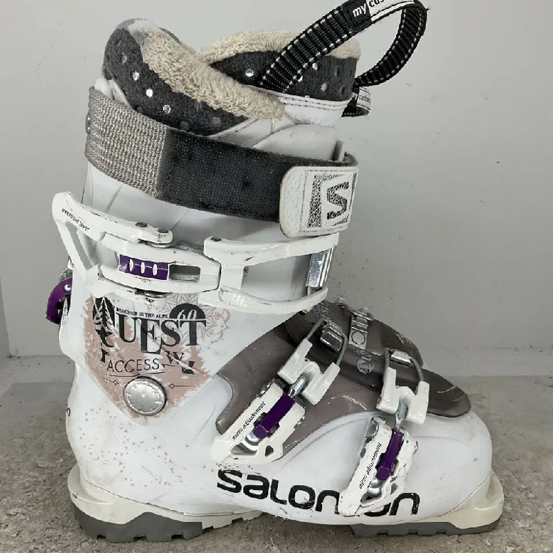 ski boots with GripWalk soles-Salomon Quest Access W 60